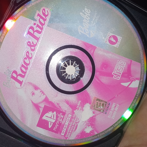 👣🦇FREE! (4) Used Childrens CD/GAME LOT SEE ALL PHOTOS FOR DETAILS! - Picture 6 of 6